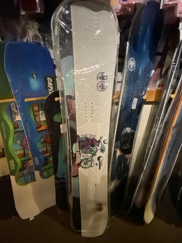Year-End Clearance 23/24 Never Summer PROTO SLINGER 152, 156