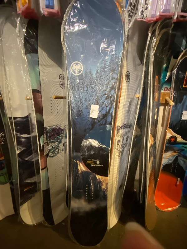 Reduced Prices 23/24 Never Summer SNOWTROOPER 156