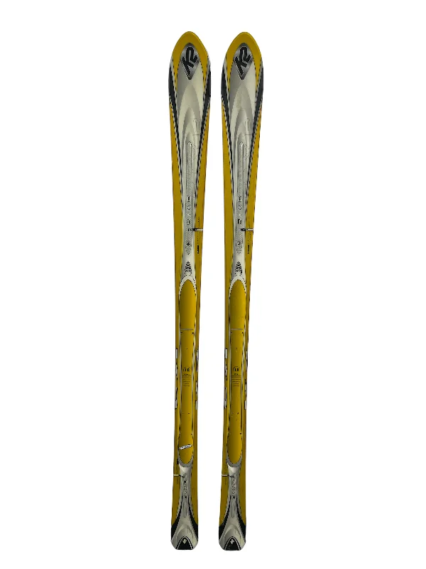 yellow:#ffee58